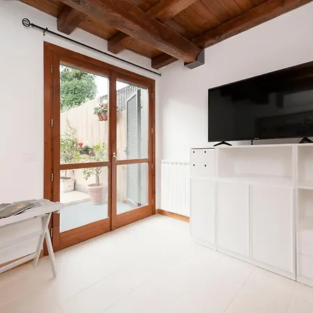 Appartamento Charming Patio House In San Lorenzo *