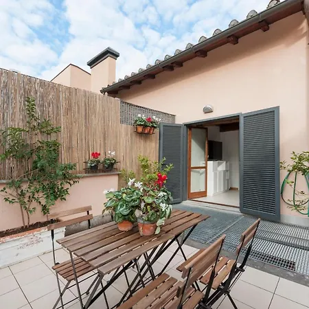 Appartamento Charming Patio House In San Lorenzo *