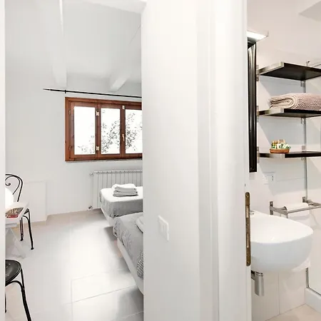 Charming Patio House In San Lorenzo *
