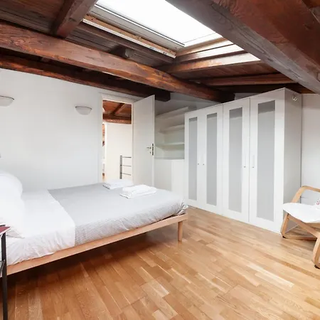 Charming Patio House In San Lorenzo *