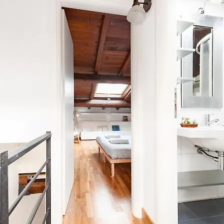 Charming Patio House In San Lorenzo Appartamento *