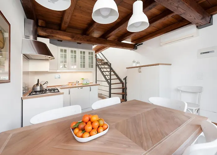 Апартаменты Charming Patio House In San Lorenzo *