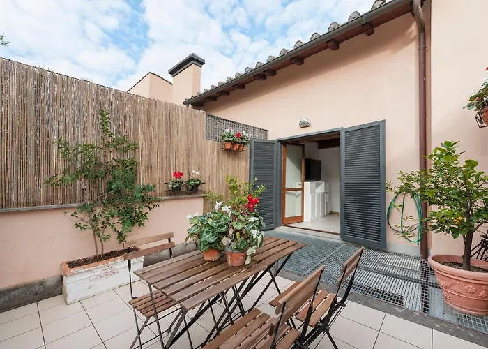 Апартаменты Charming Patio House In San Lorenzo *