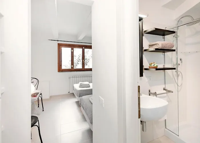 Charming Patio House In San Lorenzo *