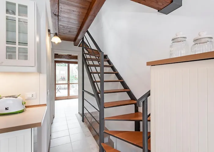 Апартаменты Charming Patio House In San Lorenzo Рим